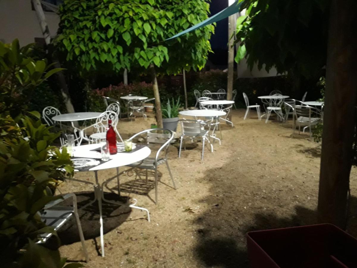 Le Merle Blanc Hotel Logis Дигуэн Экстерьер фото