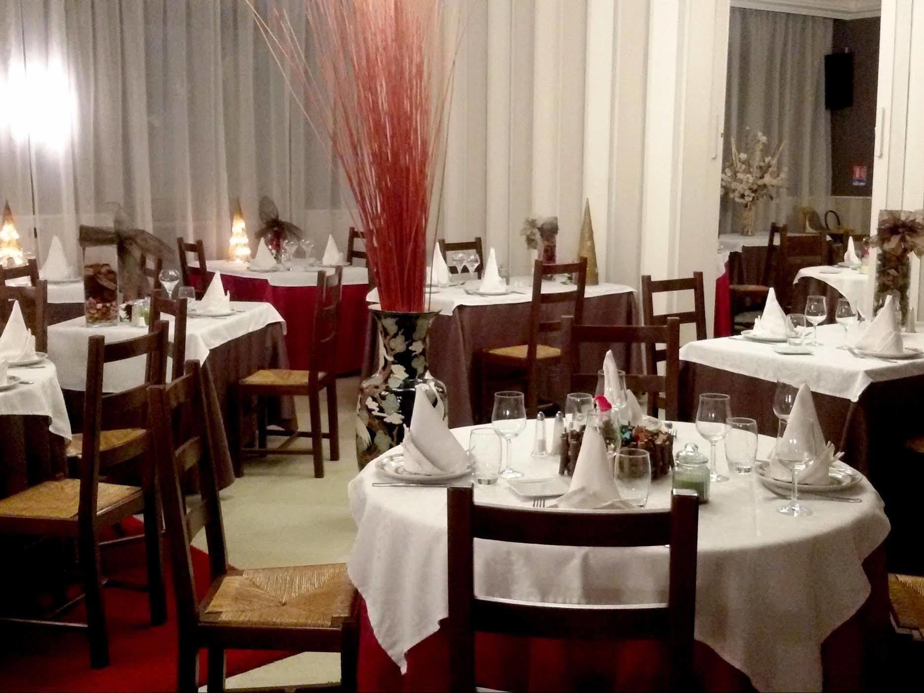 Le Merle Blanc Hotel Logis Дигуэн Экстерьер фото