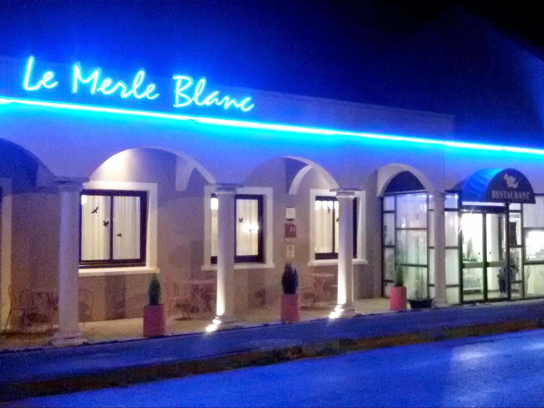 Le Merle Blanc Hotel Logis Дигуэн Экстерьер фото